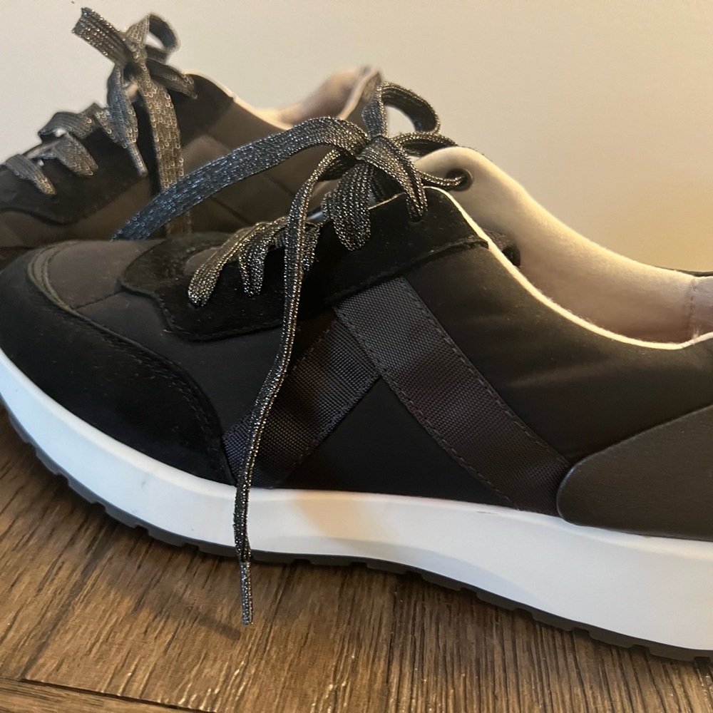 Brand new Munro sneakers size 8.